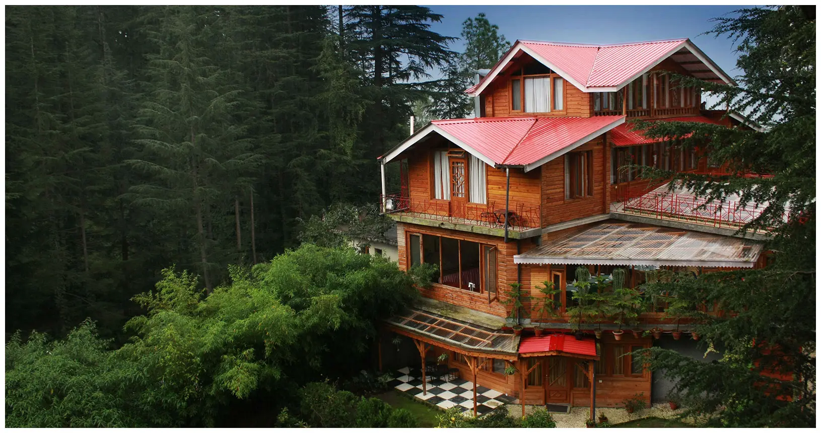 Stay amidst nature at the best luxury hotel in Shimla